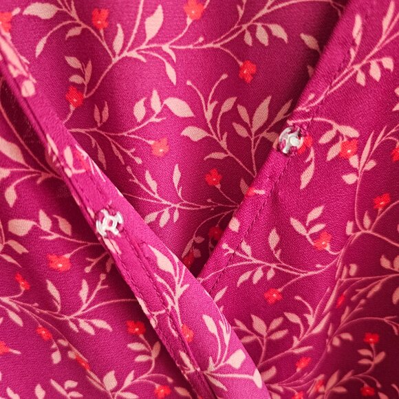 Old Navy Georgette Floral Faux Ruffle Fit & Flare Wrap V Neck Midi Dress - Picture 5 of 9